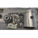 Р/к пускового двигателя ПД-10 Д-240 с поршнем ( 1517 )