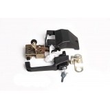 80-6105010  ЗАПОРНОЕ УСТРОЙСТВО ДВЕРИ ЛЕВОЙ