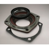 Крышка рукава полуоси с сальником 2.2-80х105-1 и прокладкой 50-2407029 МТЗ-80/82 ( Упак. - 1 шт. )