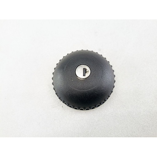 Крышка бензобака УАЗ-452 с ключем пласт. "Ульяновск" - 1